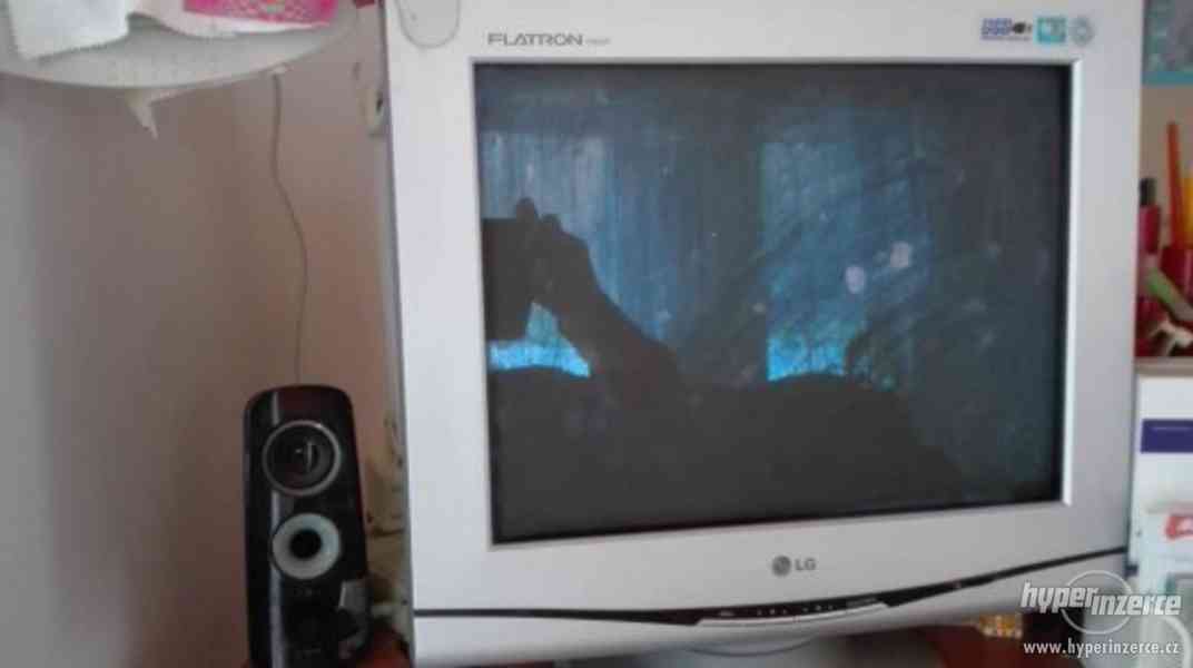 Monitor LG Flatron F900P - foto 1