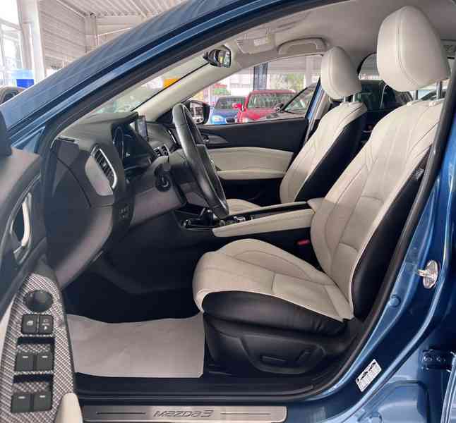 Mazda 3 Sports-Line 2,0i benzín 88kw - foto 8