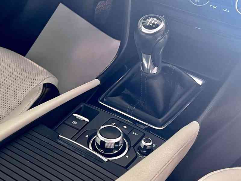 Mazda 3 Sports-Line 2,0i benzín 88kw - foto 11
