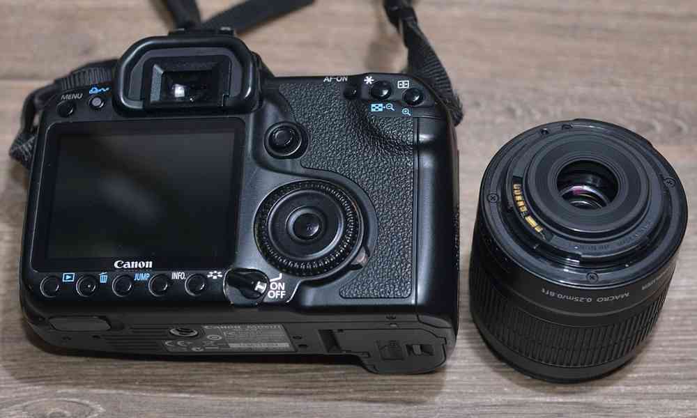 Canon EOS 40D + EF-S 18-55mm  IS II * 30000 Exp. - foto 4