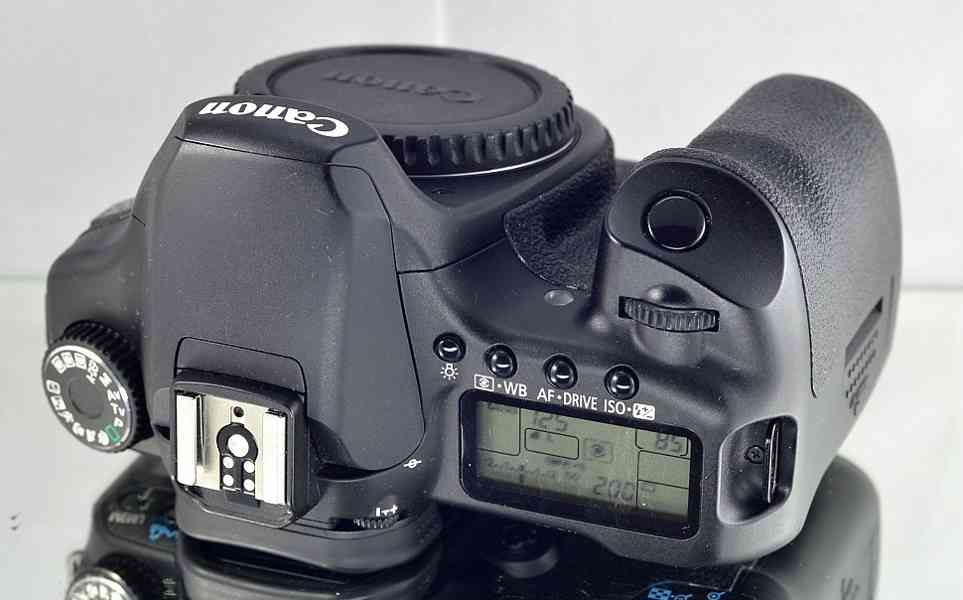 Canon EOS 40D + EF-S 18-55mm  IS II * 30000 Exp. - foto 7