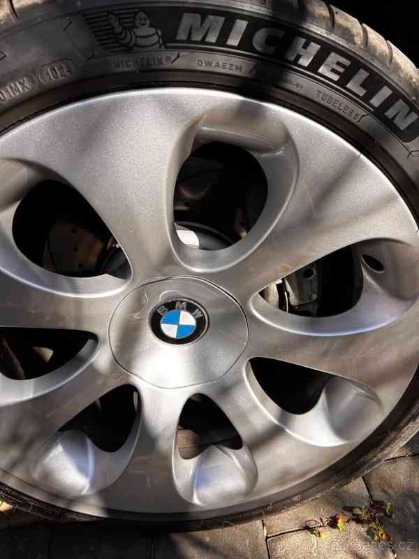 BMW Řada 6 E64 645i - foto 10