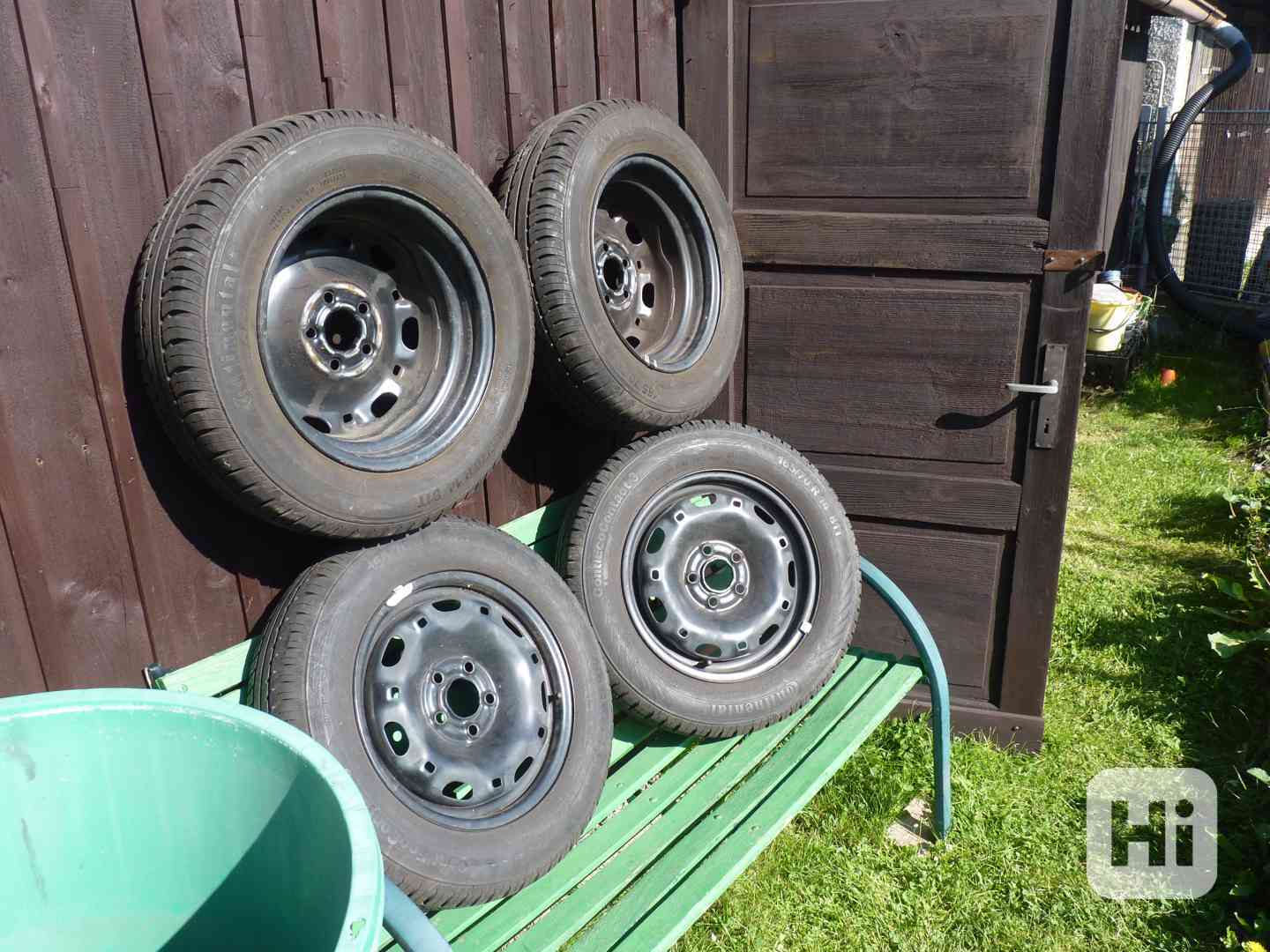 Prodám 4 letní pneumatiky i s disky - foto 1
