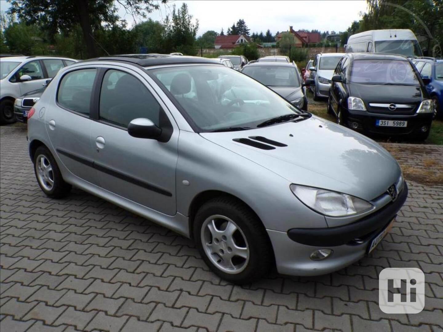 Peugeot 206 1,4 i - foto 1