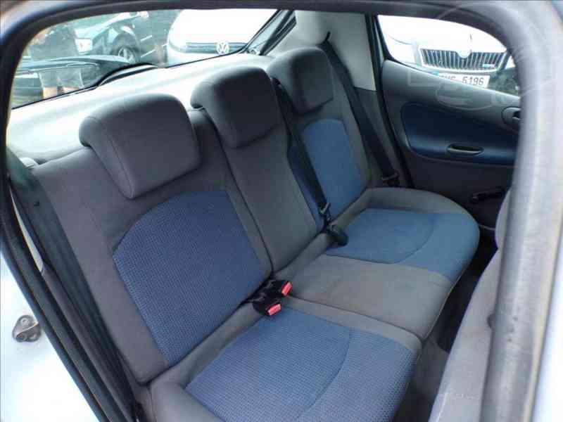 Peugeot 206 1,4 i - foto 12