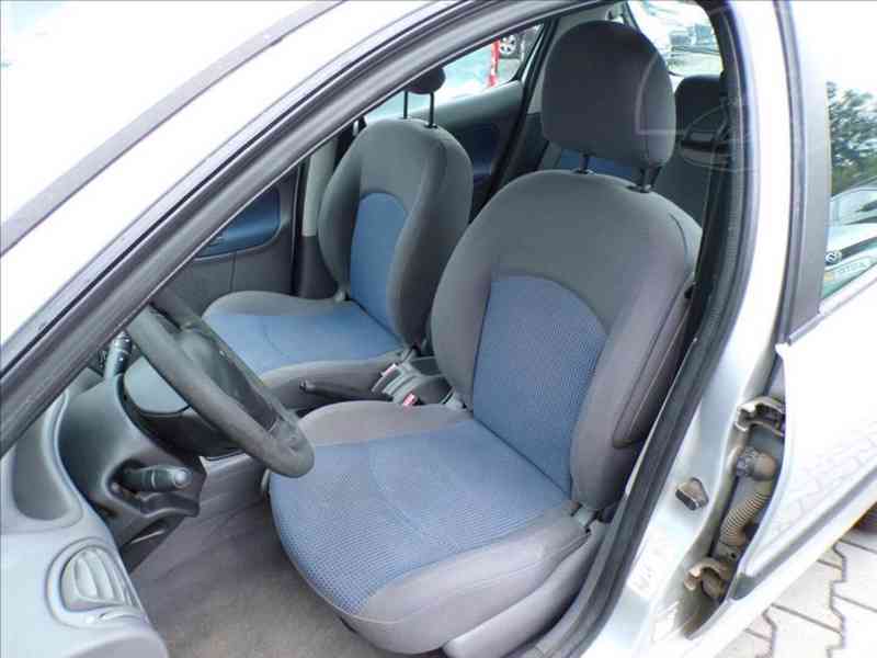 Peugeot 206 1,4 i - foto 8