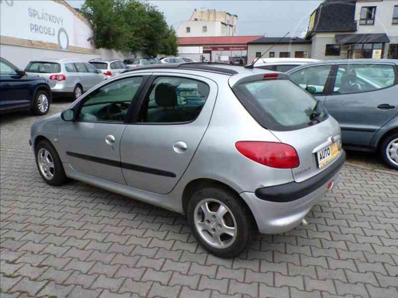 Peugeot 206 1,4 i - foto 5