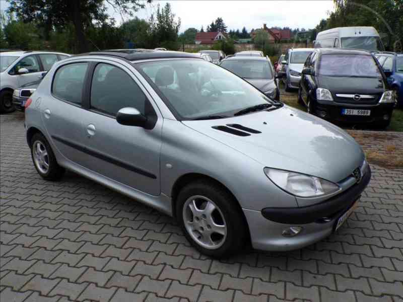Peugeot 206 1,4 i - foto 2