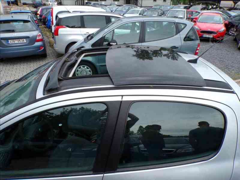 Peugeot 206 1,4 i - foto 9