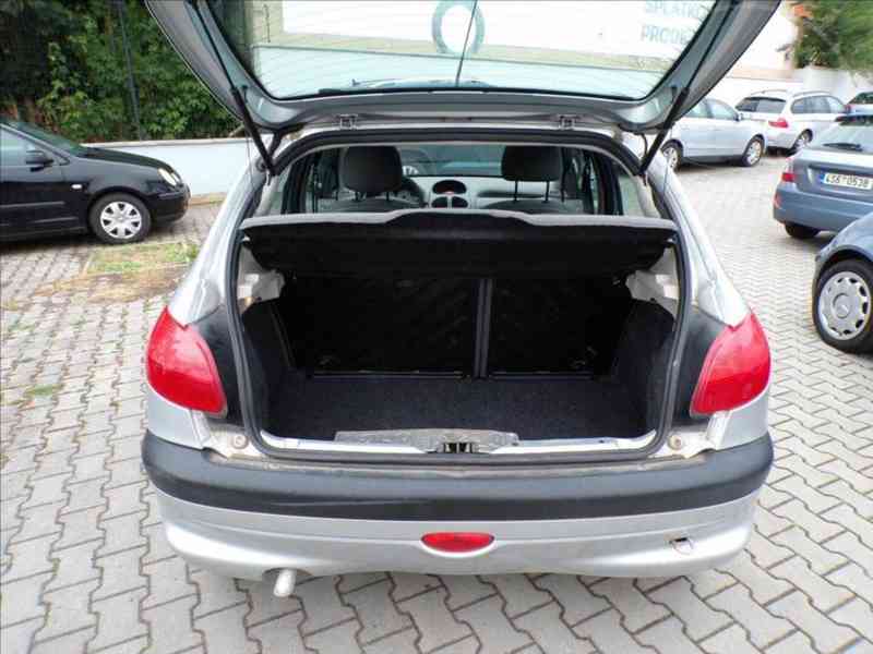 Peugeot 206 1,4 i - foto 11