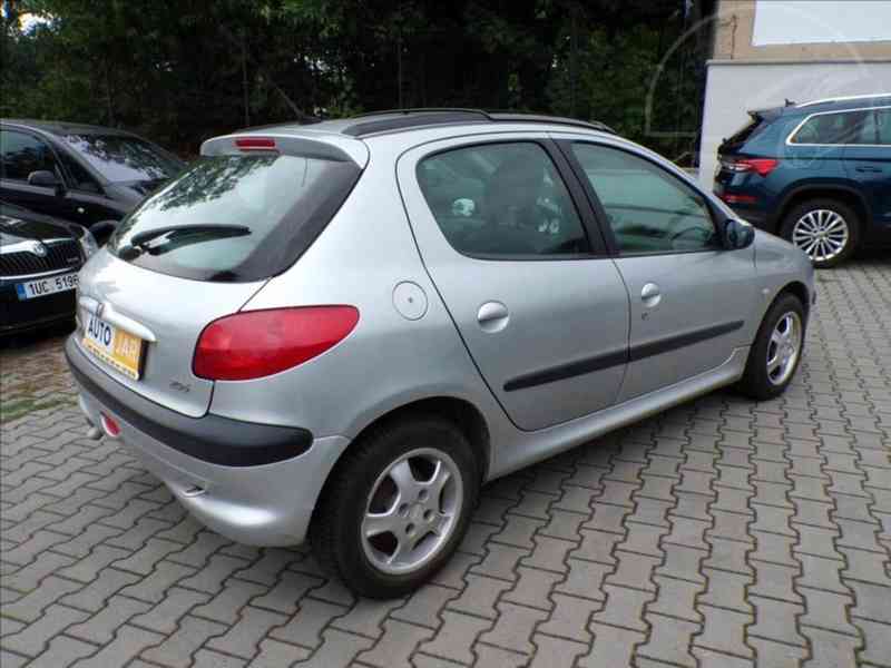 Peugeot 206 1,4 i - foto 4