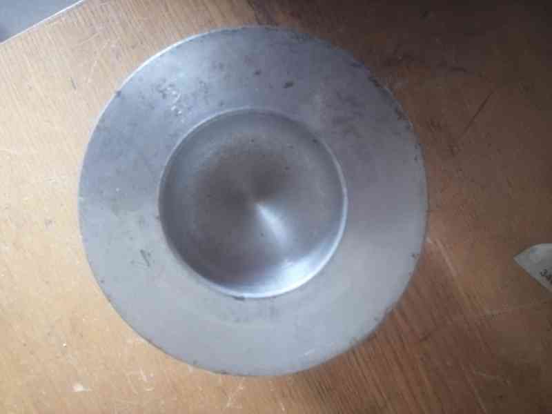 Píst motoru T138, T813 - prům.120,00 mm - 4 kroužky - foto 2