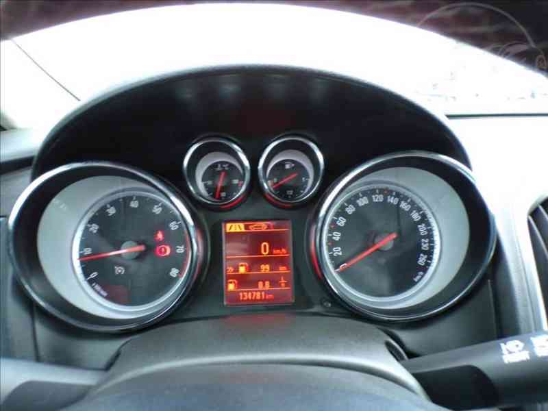 Opel Astra 1,6 16V NOVÉ ROZVODY! - foto 6