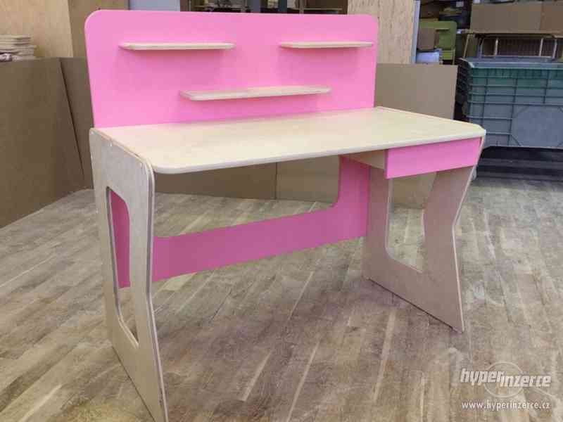 Dětský růžový pracovní stůl - foto 1
