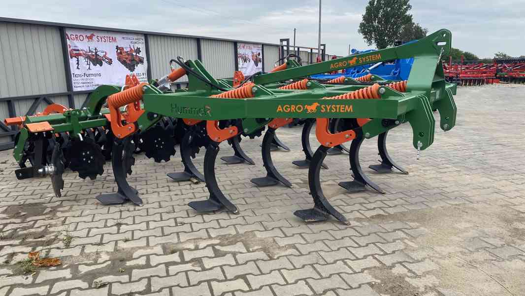 Zemědělské stroje, pluhy - foto 2