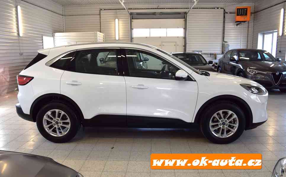 Ford Kuga 1.5 EBLUE TITANIUM 56 000 KM 2022-DPH  - foto 5