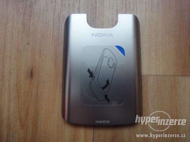 Nokia E5, nový, originální kryt baterie na Nokia E5, - foto 1
