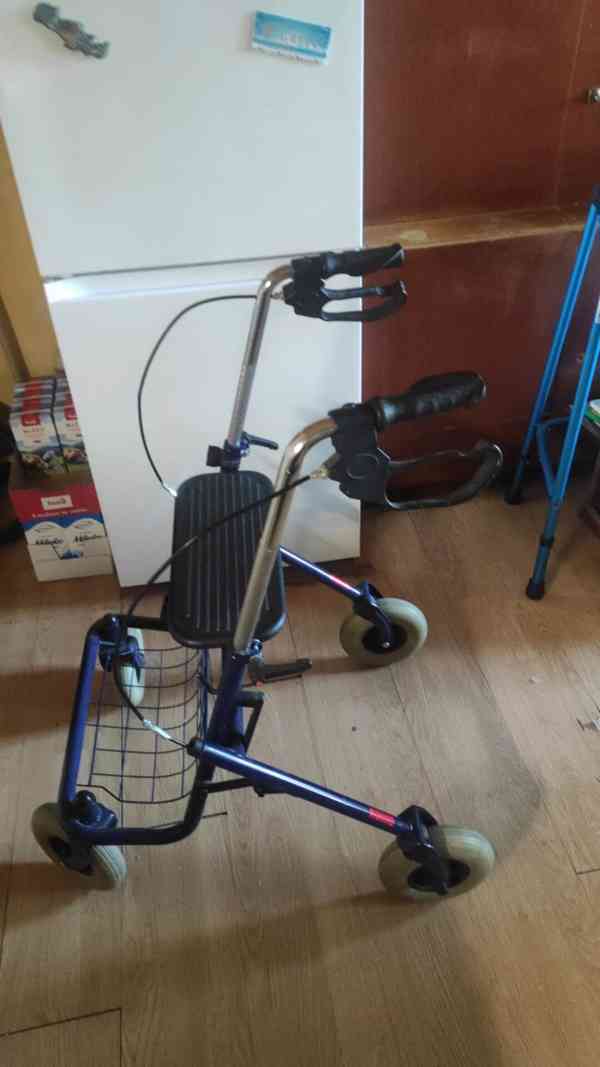 Invalidní chodítko  - foto 3