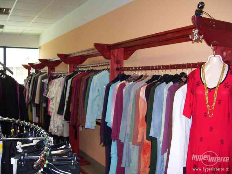 Kompletní vybavení prodejny dámského textilu - foto 2