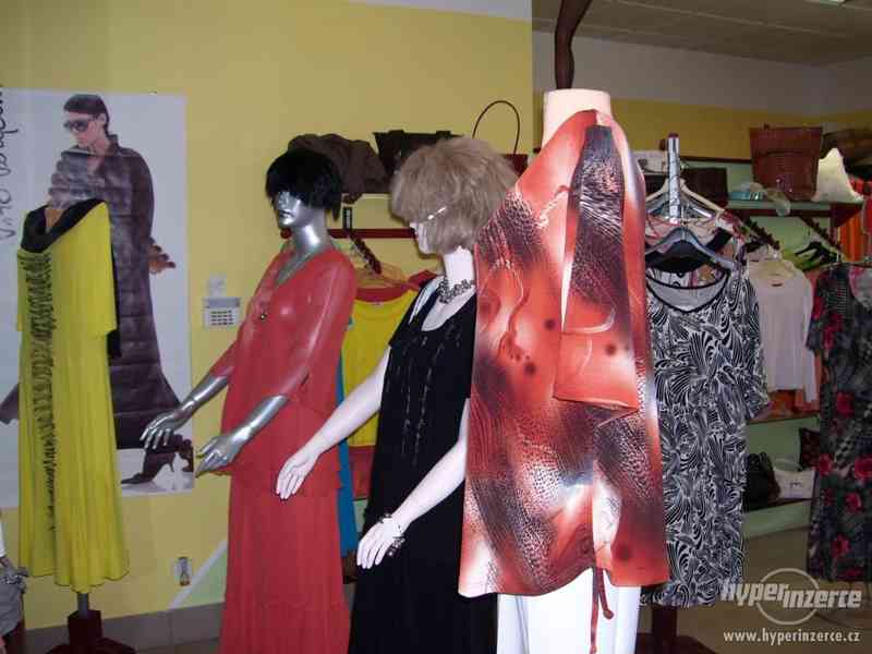 Kompletní vybavení prodejny dámského textilu - foto 6