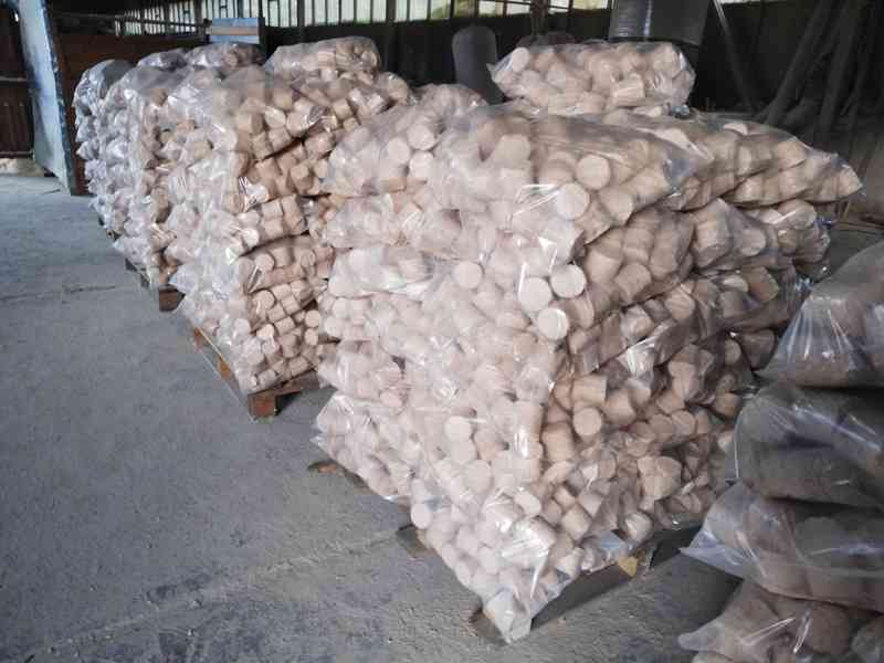 Dřevěné bukové brikety  - foto 3