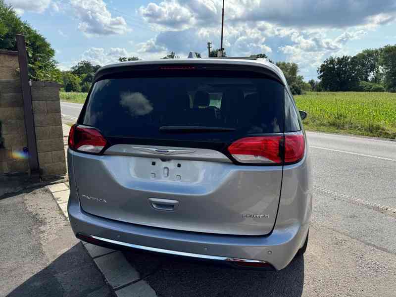 Chrysler Pacifica 3,6 RU Limited Čočka 2020 - foto 6