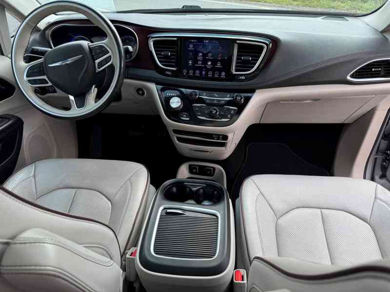 Chrysler Pacifica 3,6 RU Limited Čočka 2020 - foto 14
