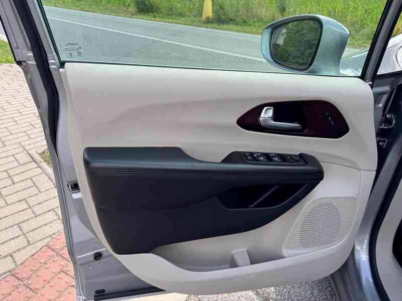 Chrysler Pacifica 3,6 RU Limited Čočka 2020 - foto 16