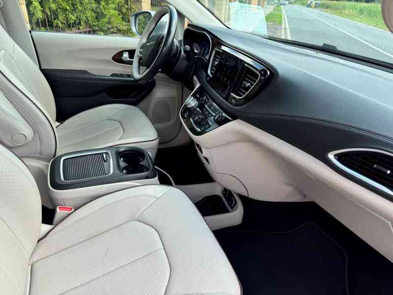 Chrysler Pacifica 3,6 RU Limited Čočka 2020 - foto 13