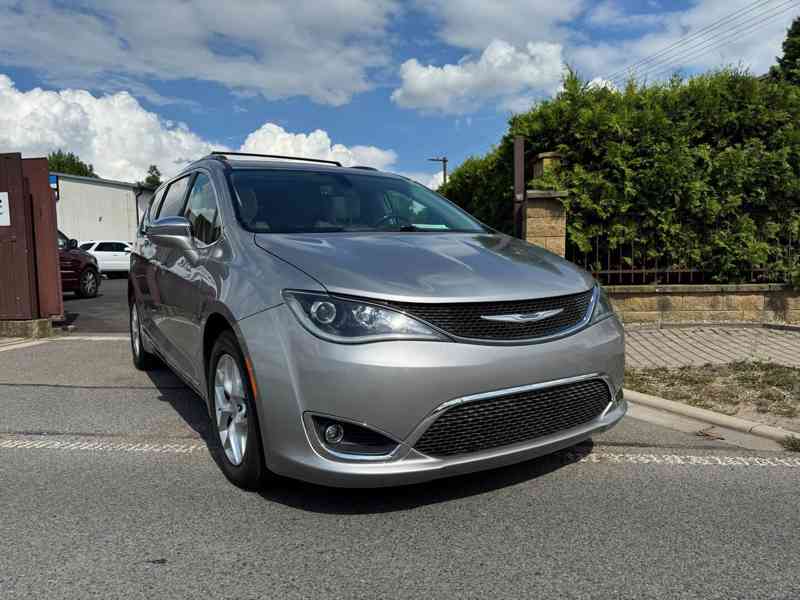 Chrysler Pacifica 3,6 RU Limited Čočka 2020 - foto 5