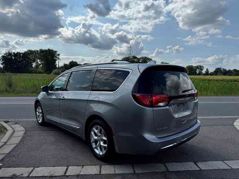 Chrysler Pacifica 3,6 RU Limited Čočka 2020 - foto 3