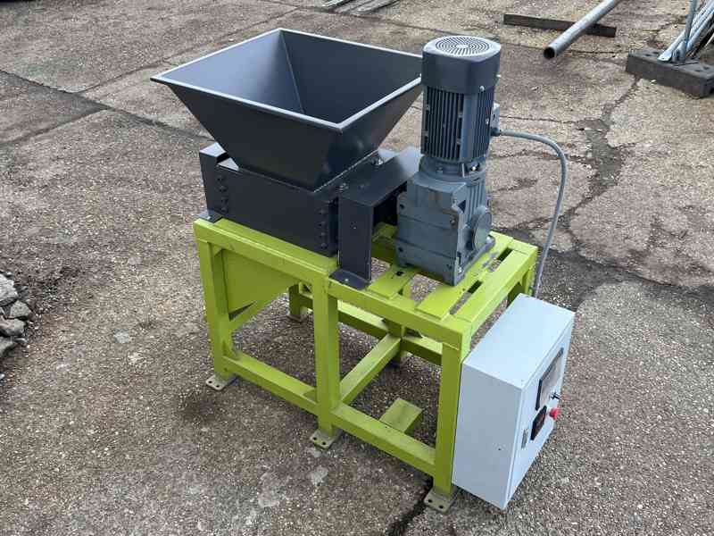 Drtič DR 300 na drcení různých odpadů - foto 2