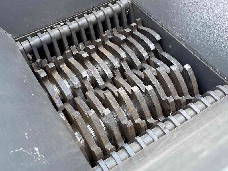 Drtič DR 300 na drcení různých odpadů - foto 5