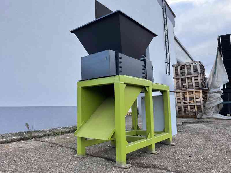 Drtič DR 300 na drcení různých odpadů - foto 3