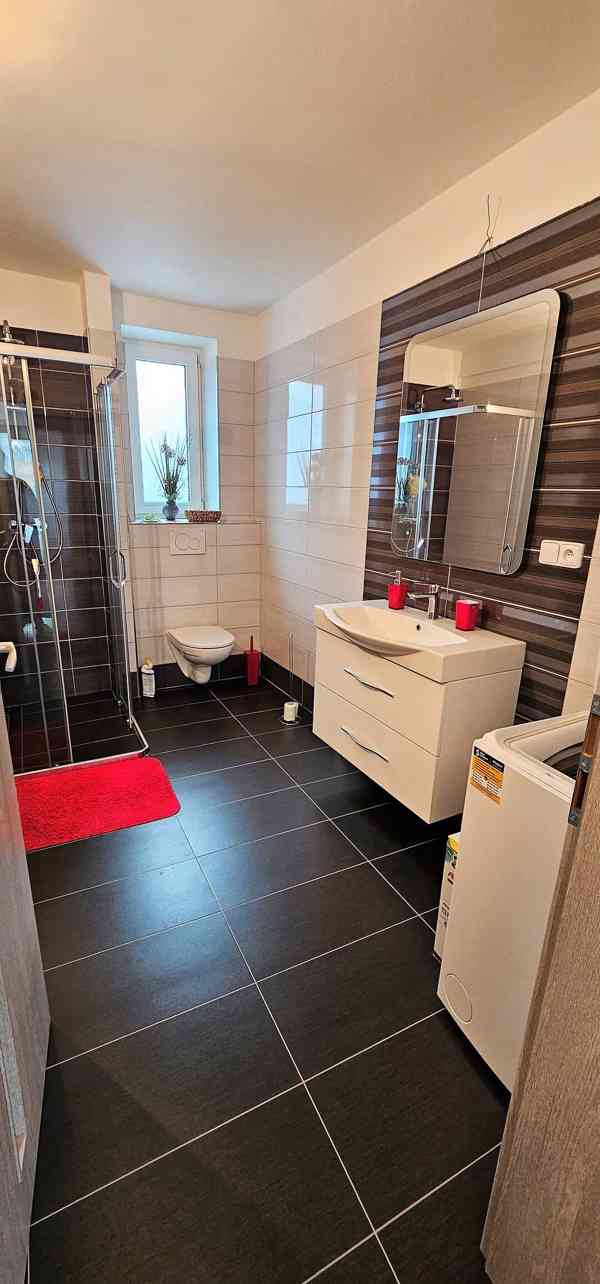 NABÍDKA PRONÁJMU LUXUSNÍHO, PROSTORNÉHO BYTU 2+KK V RAJHRADĚ - foto 13