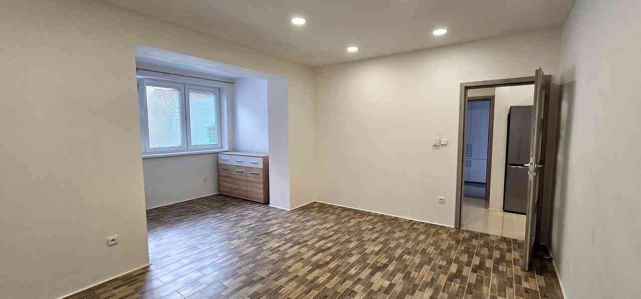 NABÍDKA PRONÁJMU LUXUSNÍHO, PROSTORNÉHO BYTU 2+KK V RAJHRADĚ - foto 10
