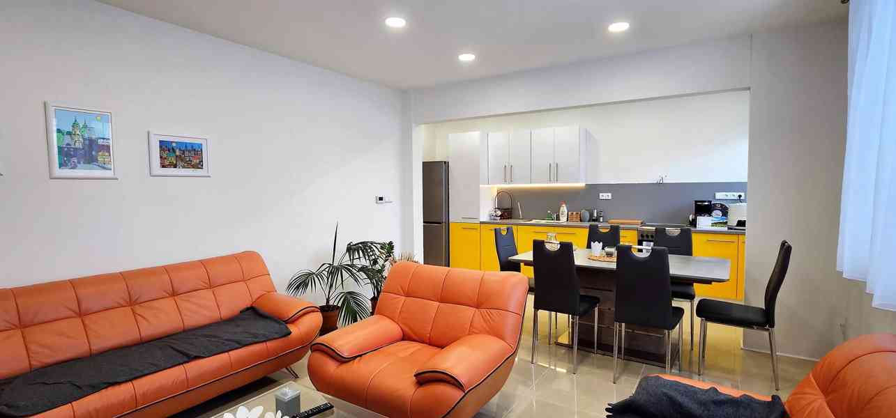 NABÍDKA PRONÁJMU LUXUSNÍHO, PROSTORNÉHO BYTU 2+KK V RAJHRADĚ - foto 2