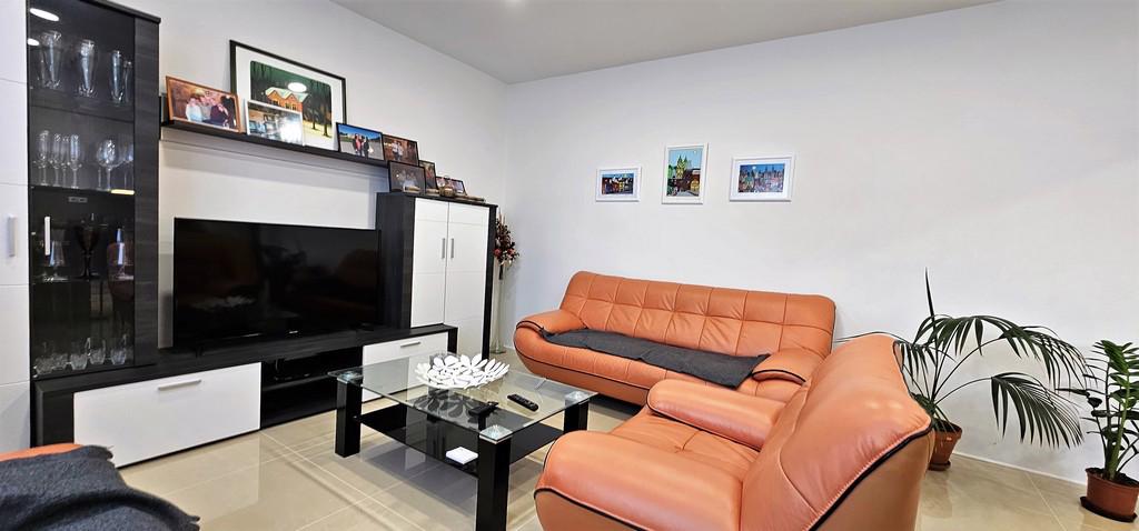 NABÍDKA PRONÁJMU LUXUSNÍHO, PROSTORNÉHO BYTU 2+KK V RAJHRADĚ - foto 6
