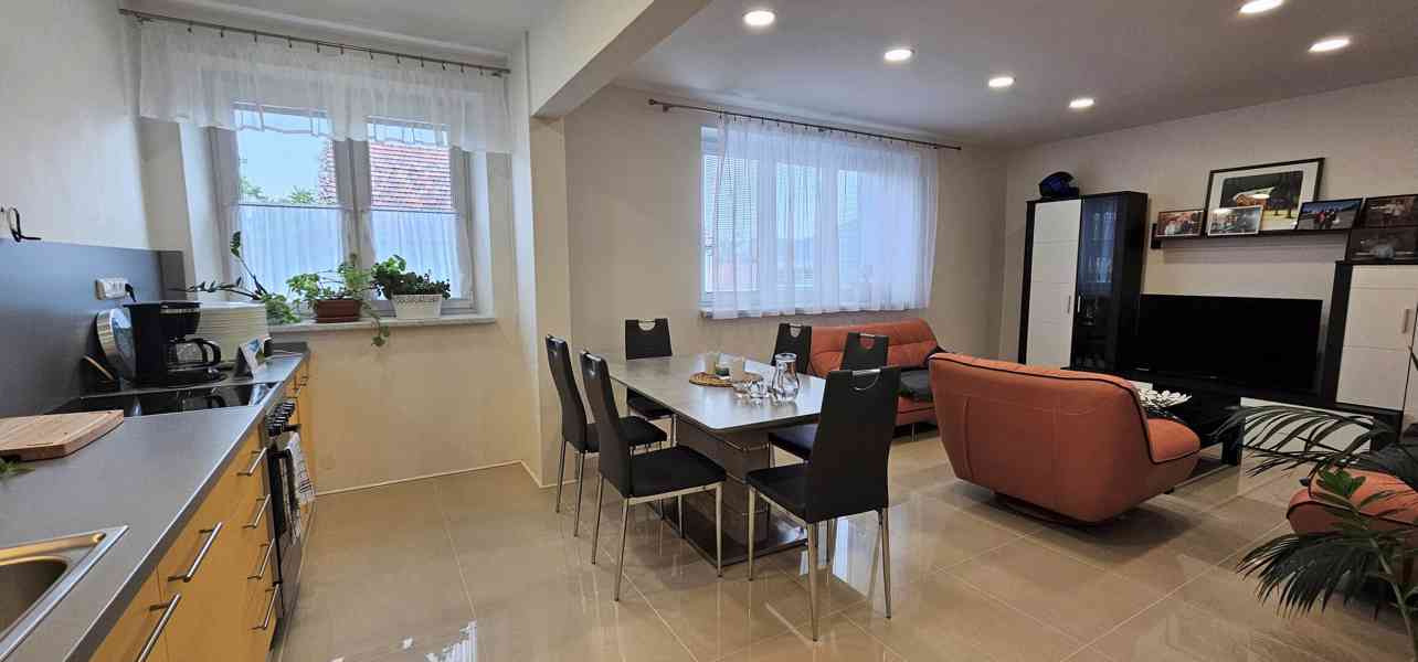 NABÍDKA PRONÁJMU LUXUSNÍHO, PROSTORNÉHO BYTU 2+KK V RAJHRADĚ - foto 8