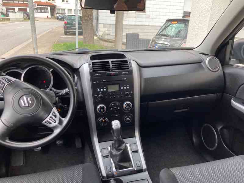 Suzuki Grand Vitara 2.0i Comfort benzín 103kw - foto 9