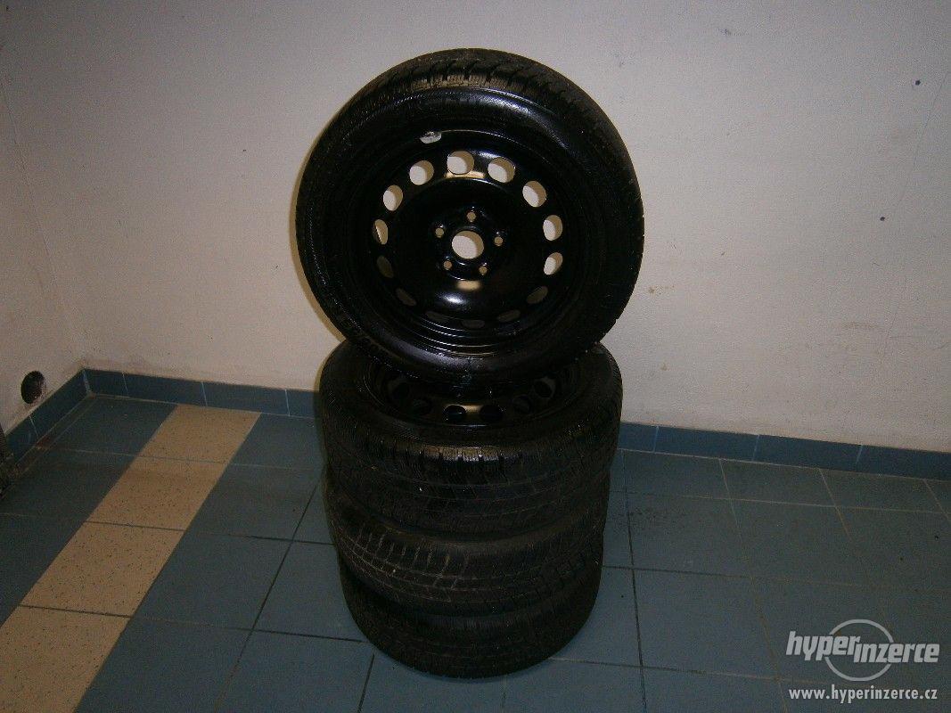 Prodám 4Ks Zimní pneu z diskem na Octavii II 205/55 R16 6mm - foto 1