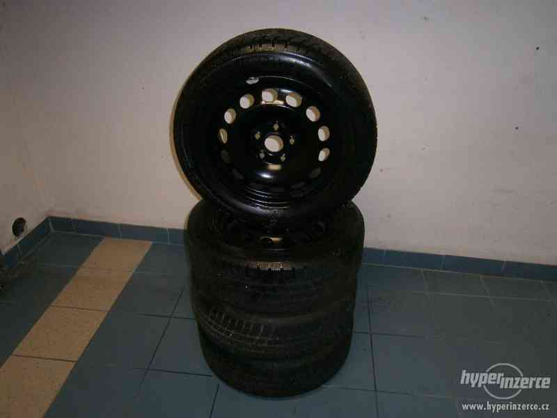 Prodám 4Ks Zimní pneu z diskem na Octavii II 205/55 R16 6mm - foto 1