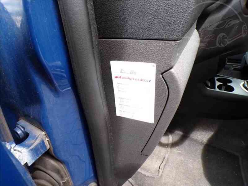Volkswagen Fox 1,2 i KLIMA - foto 12