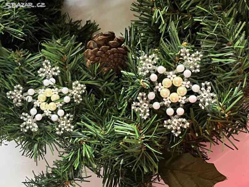 Vánoce - dekorace - vločka z korálků - foto 2