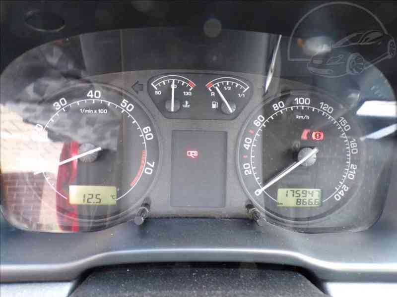 Škoda Octavia 2,0 i KLIMA,TAŽ.ZAŘ. - foto 6