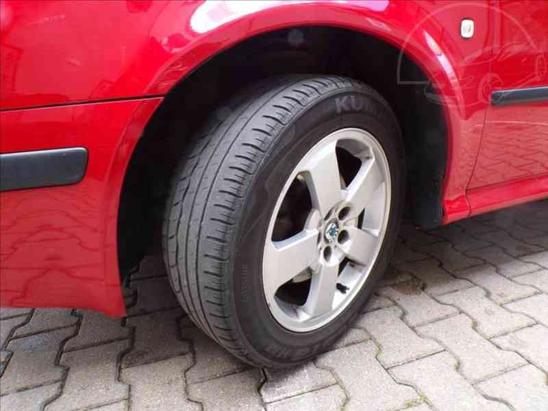 Škoda Octavia 2,0 i KLIMA,TAŽ.ZAŘ. - foto 19