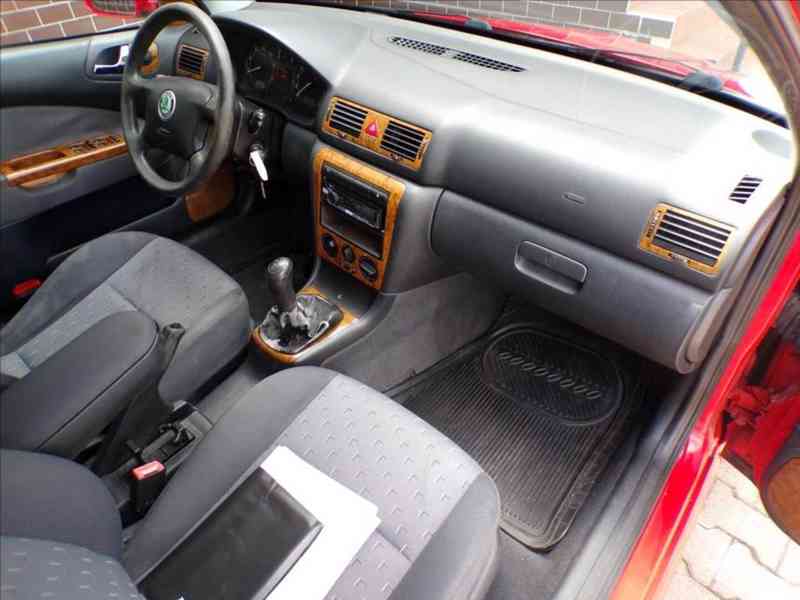 Škoda Octavia 2,0 i KLIMA,TAŽ.ZAŘ. - foto 12