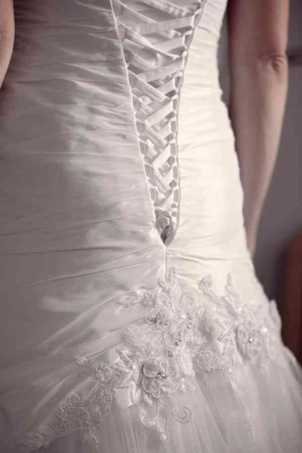 svatební šaty - foto 3