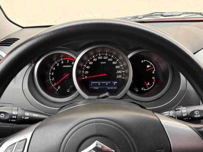 Suzuki Grand Vitara 2,4i 4x4 benzín 122kw - foto 20