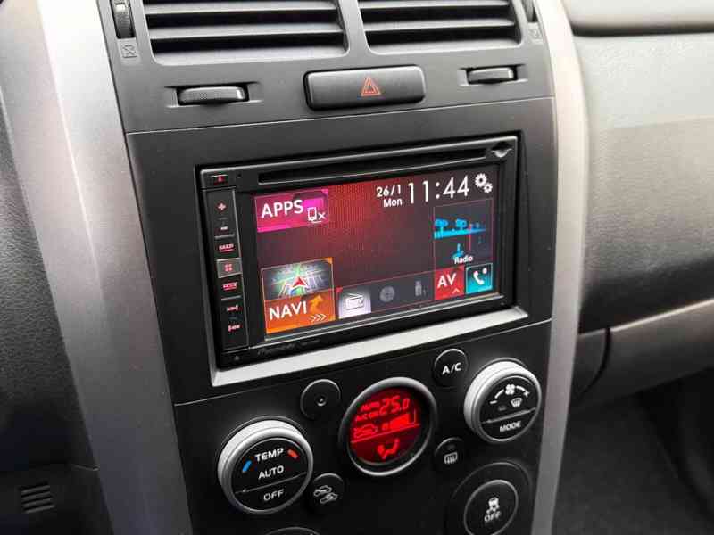 Suzuki Grand Vitara 2,4i 4x4 benzín 122kw - foto 17